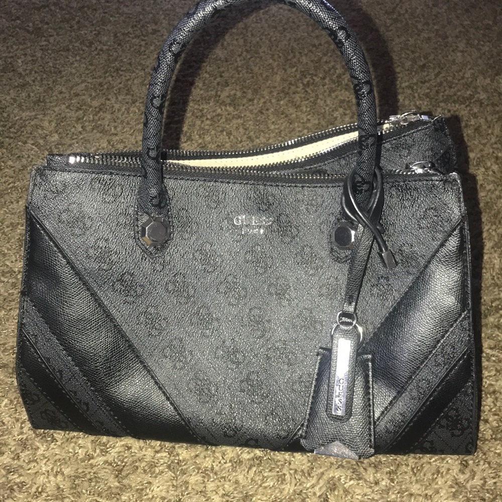 Guess bag good condition!